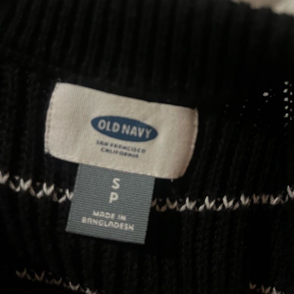 Old Navy High neck Sweater Tank top - Picture 2 of 2